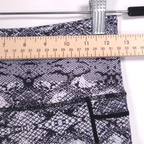 ZYIA ACTIVE Cobra Metallic Pocket Light N Tight Hi Rise Capri Size 4 - Picture 8 of 11